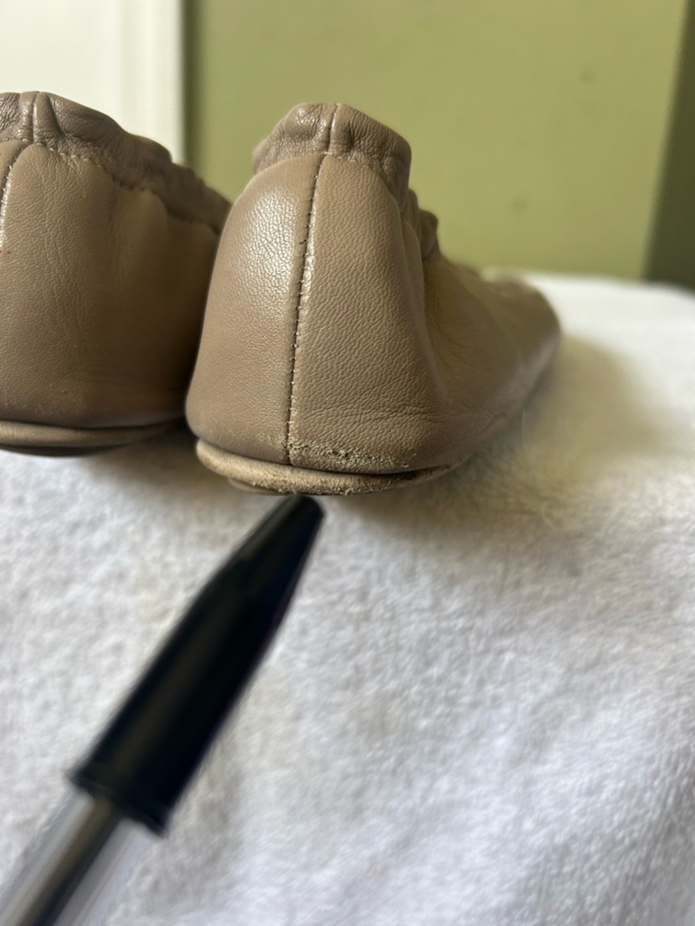Tory Burch Taupe Leather Logo Medallion Ballet Flats - Picture 12 of 16